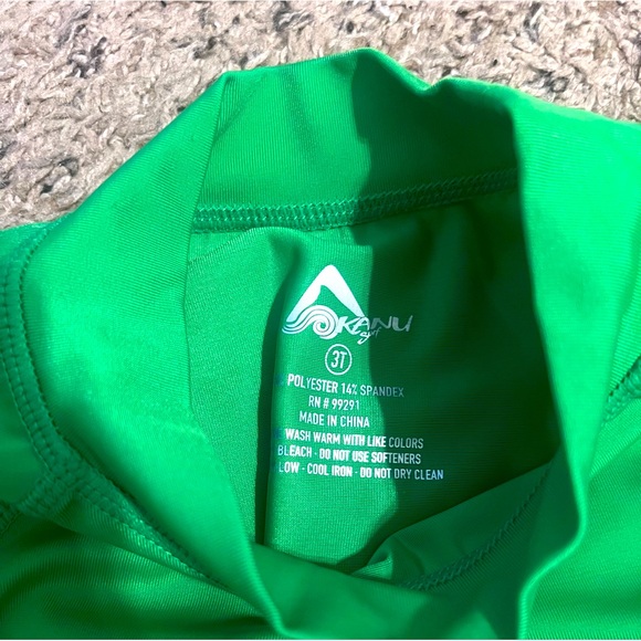 3T Green Short Sleeve Rashguard - Picture 3 of 4